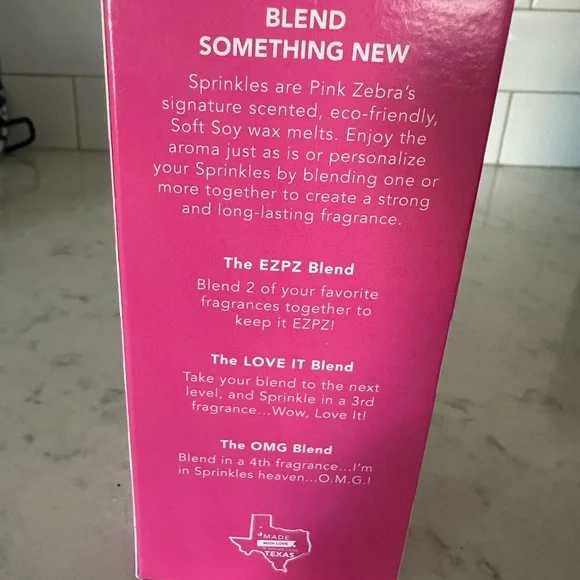 Pink Zebra Crisp Berry Cobbler Wax Melt Sprinkles - Picture 3 of 3